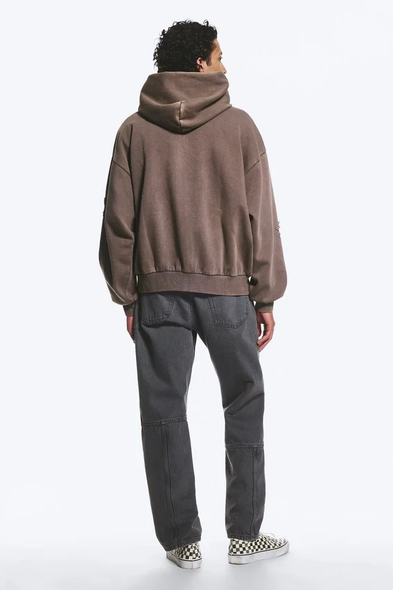 Lockerer Kapuzenpullover mit Reißverschluss und Print – Dark Mole – Flow Lockerer Kapuzenpullover mit Reißverschluss und Print – Dark Mole – Flow