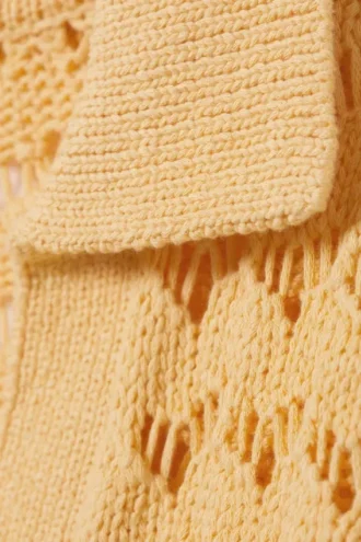 Lockerer, offen gestrickter Pullover – Gelb