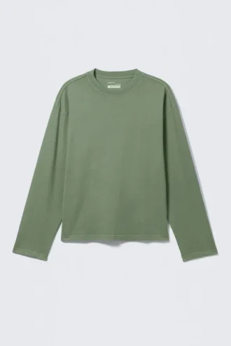 Lockeres, kastenförmiges Langarm-T-Shirt – Weiß – Grüner Streifen