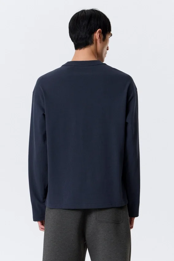 Lockeres, kastenförmiges Langarmshirt – Dunkelblau Lockeres, kastenförmiges Langarmshirt – Dunkelblau