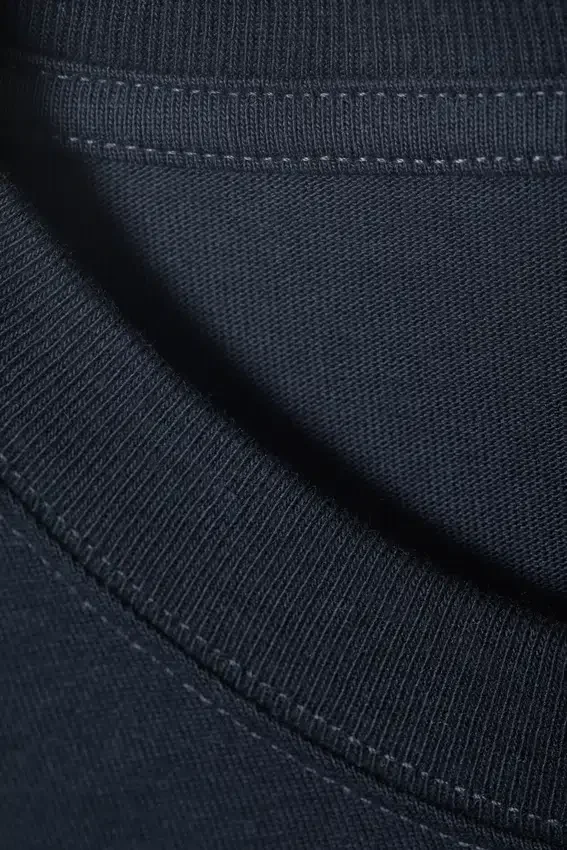 Lockeres, kastenförmiges Langarmshirt – Dunkelblau Lockeres, kastenförmiges Langarmshirt – Dunkelblau