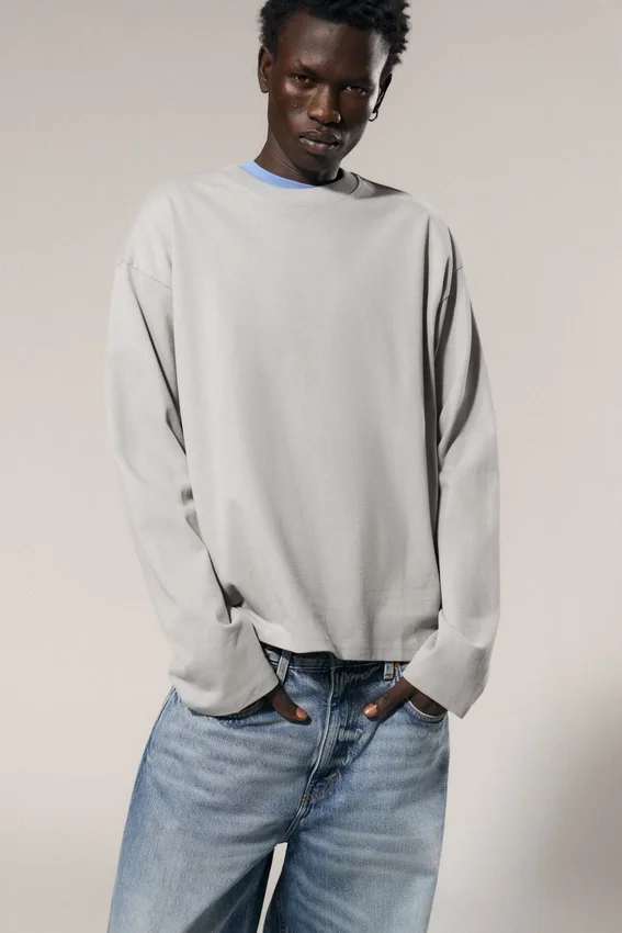 Lockeres, kastenförmiges Langarmshirt – Hellstaubgrau Lockeres, kastenförmiges Langarmshirt – Hellstaubgrau