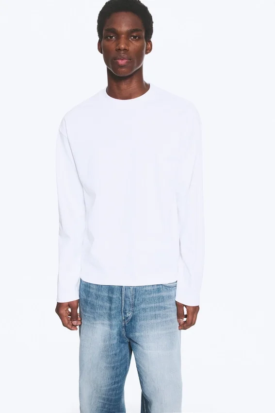 Lockeres, kastenförmiges Langarmshirt – Weiß Lockeres, kastenförmiges Langarmshirt – Weiß