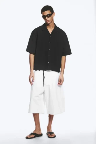 Lockeres, kurzärmeliges Resort-Shirt – Schwarz