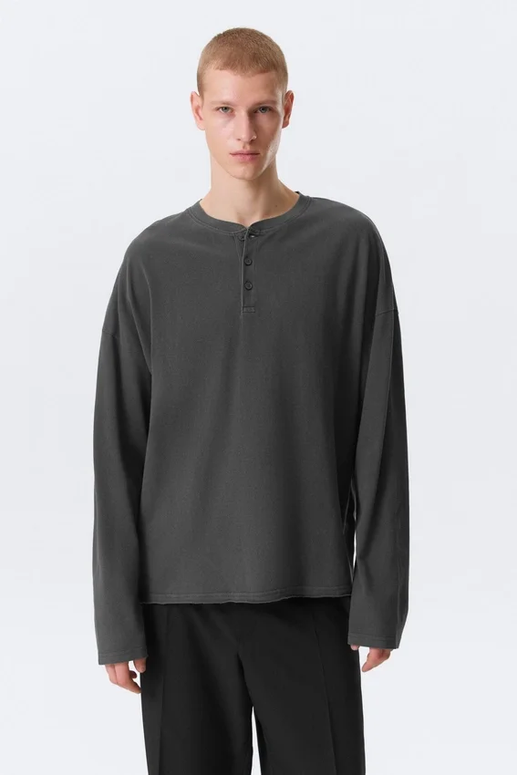 Lockeres Langarm-Henley-T-Shirt – Dunkelgrau Lockeres Langarm-Henley-T-Shirt – Dunkelgrau