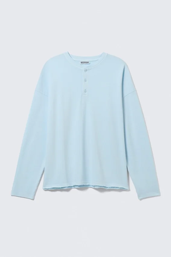 Lockeres langärmeliges Henley-T-Shirt – Hellblau Lockeres langärmeliges Henley-T-Shirt – Hellblau