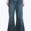 Loosy Lucie Low-Rise-Jeans mit normaler Passform und ausgestelltem Bein – Tide Blue – Mittelblau | Cheap Monday GB Loosy Lucie Low-Rise-Jeans mit normaler Passform und ausgestelltem Bein – Tide Blue – Mittelblau | Cheap Monday GB