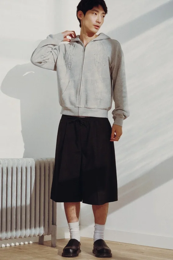 Lose Anzugshorts mit mittlerer Leibhöhe – Schwarz Lose Anzugshorts mit mittlerer Leibhöhe – Schwarz
