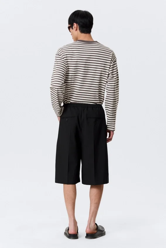 Lose Anzugshorts mit mittlerer Leibhöhe – Schwarz Lose Anzugshorts mit mittlerer Leibhöhe – Schwarz