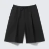 Lose Anzugshorts mit mittlerer Leibhöhe – Schwarz Lose Anzugshorts mit mittlerer Leibhöhe – Schwarz
