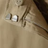 Lose Chino-Hose mit niedriger Leibhöhe – Staubbeige