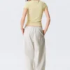 Lose Pull-On-Hose mit niedriger Leibhöhe – Hellbeige Lose Pull-On-Hose mit niedriger Leibhöhe – Hellbeige