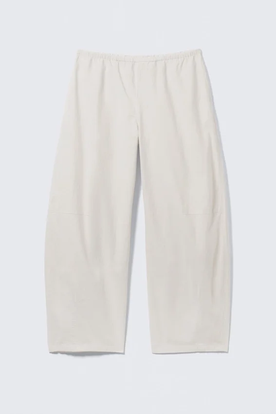 Lose Pull-On-Hose mit niedriger Leibhöhe – Hellbeige Lose Pull-On-Hose mit niedriger Leibhöhe – Hellbeige