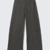 Lose sitzende Baumwoll-Hose mit niedriger Leibhöhe – Dunkelgrau Lose sitzende Baumwoll-Hose mit niedriger Leibhöhe – Dunkelgrau