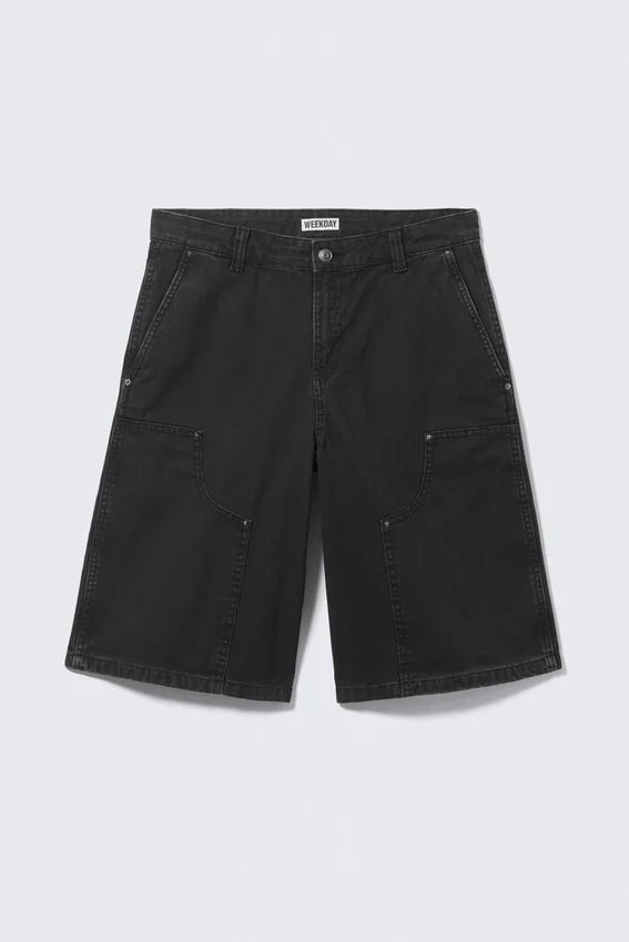 Lose sitzende Carpenter-Shorts mit niedriger Leibhöhe – Schwarz Lose sitzende Carpenter-Shorts mit niedriger Leibhöhe – Schwarz
