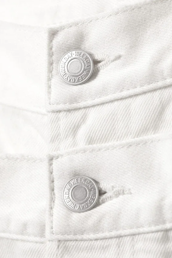 Lose, weit geschnittene Jeans mit doppeltem hohen Bund – Weiß Lose, weit geschnittene Jeans mit doppeltem hohen Bund – Weiß