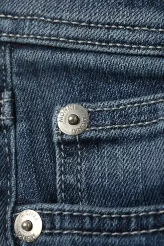 Low-Rise-Jeans mit normaler Passform und Bootcut – Medusa Blue – Dunkelblau