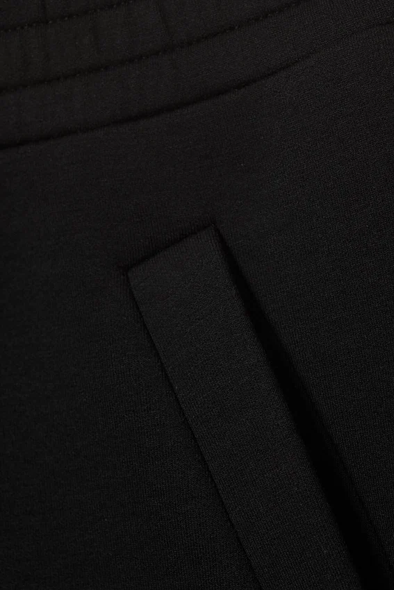 Lässige Barrel-Jogginghose mit geradem Bein – Schwarz Lässige Barrel-Jogginghose mit geradem Bein – Schwarz