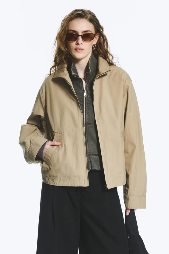 Lässige Baumwolljacke mit Trichterkragen – Beige Lässige Baumwolljacke mit Trichterkragen – Beige