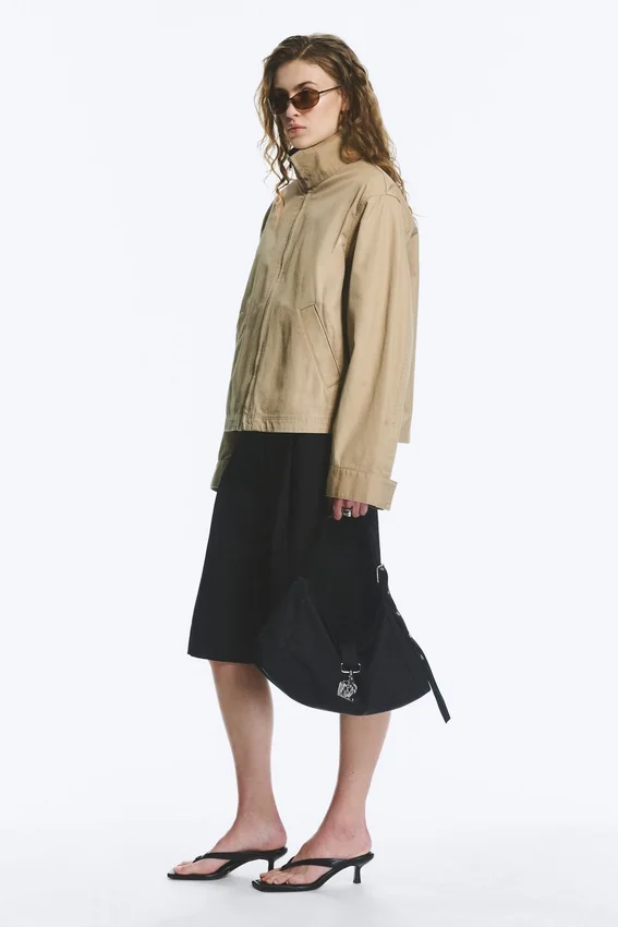 Lässige Baumwolljacke mit Trichterkragen – Beige Lässige Baumwolljacke mit Trichterkragen – Beige