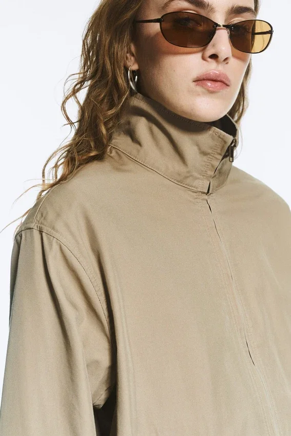Lässige Baumwolljacke mit Trichterkragen – Beige Lässige Baumwolljacke mit Trichterkragen – Beige
