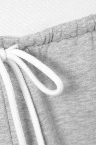 Lässige Bermudashorts aus Frottee mit niedriger Leibhöhe – Grau meliert