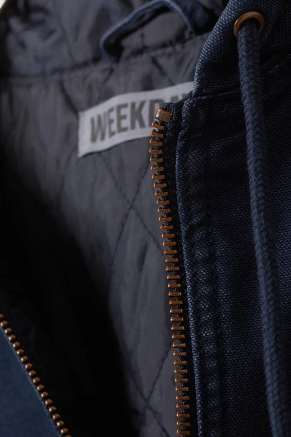 Lässige Bomberjacke mit Kapuze – gewaschenes Marineblau Lässige Bomberjacke mit Kapuze – gewaschenes Marineblau