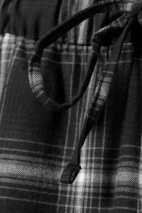Lässige Flanell-Pyjama-Hose – kariert, schwarz Lässige Flanell-Pyjama-Hose – kariert, schwarz