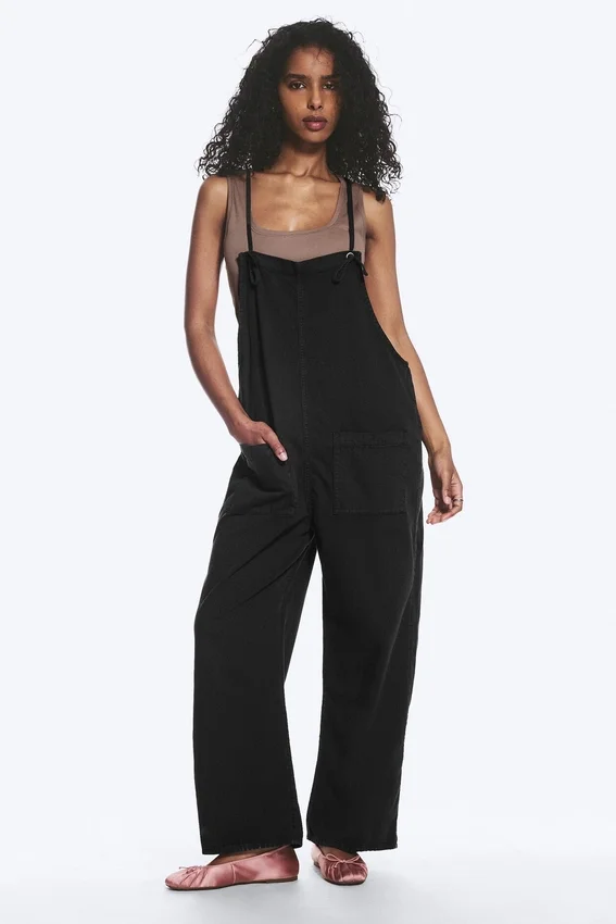 Lässige Latzhose mit geradem Bein – Schwarz Lässige Latzhose mit geradem Bein – Schwarz