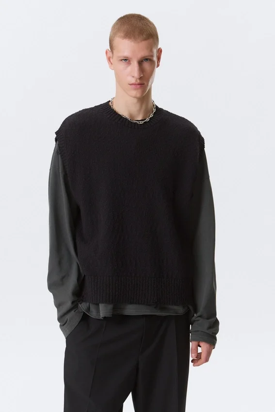 Lässige Strickweste im Used-Look – Schwarz Lässige Strickweste im Used-Look – Schwarz