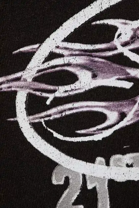 Lässiges Langarmshirt mit Print – Schwarz Lässiges Langarmshirt mit Print – Schwarz