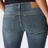 Luna Low Rise Skinny Bootcut Jeans – Blau Hymn – Mittelblau Luna Low Rise Skinny Bootcut Jeans – Blau Hymn – Mittelblau