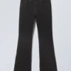 Mercury Mid Rise Relaxed Bootcut Jeans – Black Rinse – Schwarz
