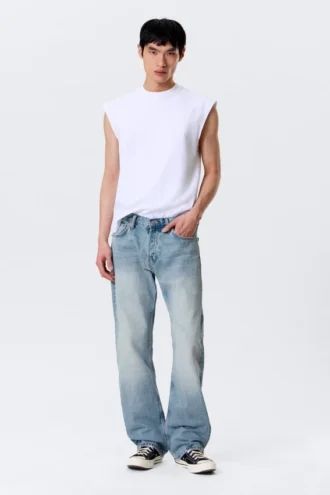Meteor Low Rise Relaxed Straight Jeans – Kimberley Blue – Mittelblau Meteor Low Rise Relaxed Straight Jeans – Kimberley Blue – Mittelblau