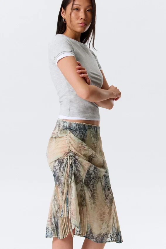 Midi-Rock mit niedriger Leibhöhe im Meerjungfrauen-Stil – Beige – Schlangenhautmuster Midi-Rock mit niedriger Leibhöhe im Meerjungfrauen-Stil – Beige – Schlangenhautmuster
