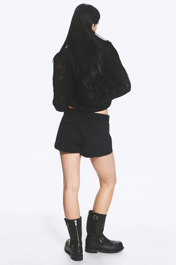 Mini-Anzug-Shorts mit niedriger Taille – Schwarz Mini-Anzug-Shorts mit niedriger Taille – Schwarz