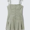 Mini-Kleid aus Twill mit Falten und Bindebändern – Hellkhaki-Grün