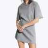 Mini-T-Shirt-Kleid mit Nieten – Grau meliert – Nieten