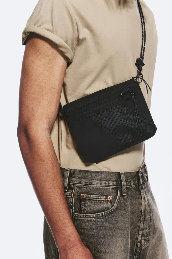 Mini-Utility-Umhängetasche – Schwarz Mini-Utility-Umhängetasche – Schwarz