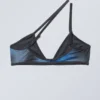 Minimalistisches, asymmetrisches Bikini-Oberteil mit Print – Speed Blue Minimalistisches, asymmetrisches Bikini-Oberteil mit Print – Speed Blue