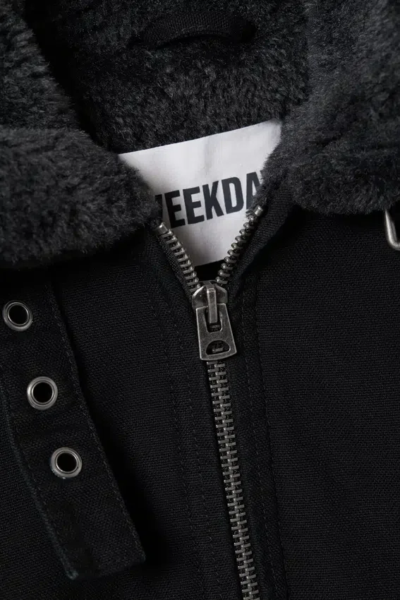 Mit Fell gefütterte Canvas-Jacke – Schwarz Mit Fell gefütterte Canvas-Jacke – Schwarz