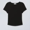 Modal-T-Shirt mit abgerundetem Saum – Schwarz