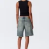 Monterey Low-Rise-Jeansshorts – Arizona Blue – Mittelblau Monterey Low-Rise-Jeansshorts – Arizona Blue – Mittelblau