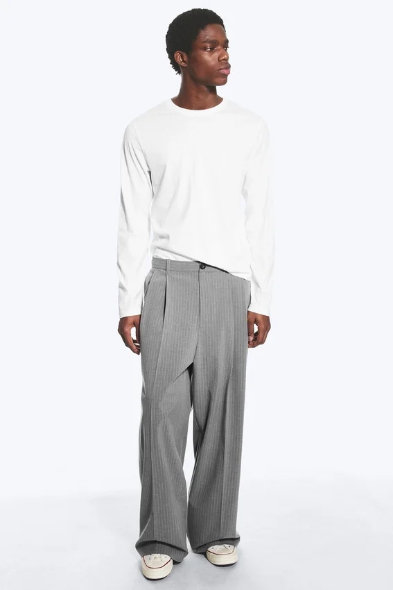 Nate Baggy Fit Plissee-Hose – Hellstaubgrau Nate Baggy Fit Plissee-Hose – Hellstaubgrau