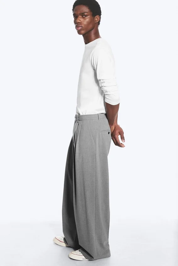 Nate Baggy Fit Plissee-Hose – Hellstaubgrau Nate Baggy Fit Plissee-Hose – Hellstaubgrau