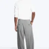 Nate Baggy Fit Plissee-Hose – Hellstaubgrau Nate Baggy Fit Plissee-Hose – Hellstaubgrau