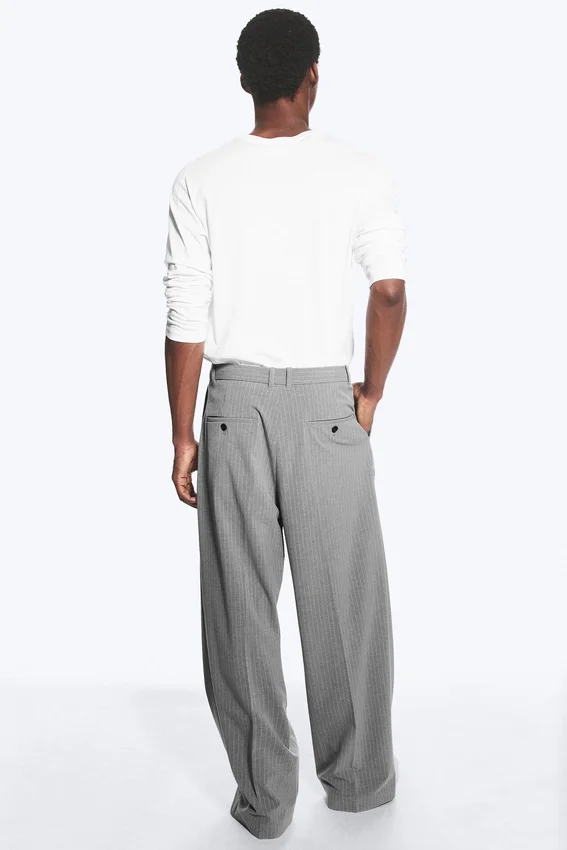 Nate Baggy Fit Plissee-Hose – Hellstaubgrau Nate Baggy Fit Plissee-Hose – Hellstaubgrau