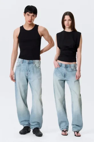 Nebula Unisex-Jeans mit mittlerer Leibhöhe und lockerem, tonnenförmigem Barrel – Kimberley Blue – Hellblau Nebula Unisex-Jeans mit mittlerer Leibhöhe und lockerem, tonnenförmigem Barrel – Kimberley Blue – Hellblau