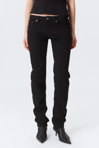 Neptune Low-Rise-Jeans mit schmalem, geradem Bein – Black Rinse – Schwarz Neptune Low-Rise-Jeans mit schmalem, geradem Bein – Black Rinse – Schwarz