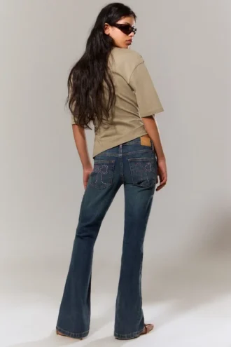 Niedrige Leibhöhe, verzierte Schlag-Jeans – Verziert Blau – Dunkelblau Niedrige Leibhöhe, verzierte Schlag-Jeans – Verziert Blau – Dunkelblau